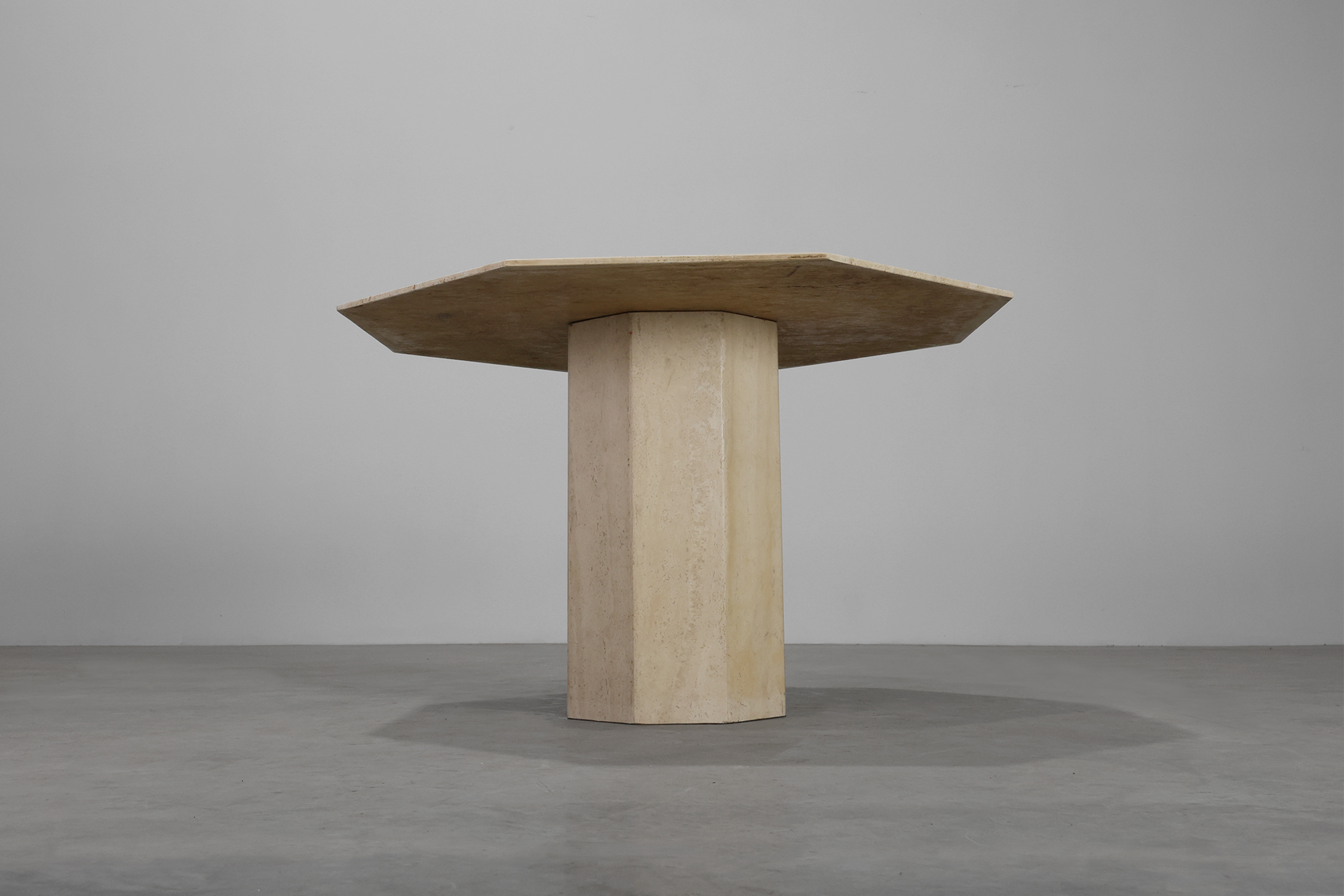 Mid-Century Italian octagonal Travertine Dining Table, 1980sthumbnail